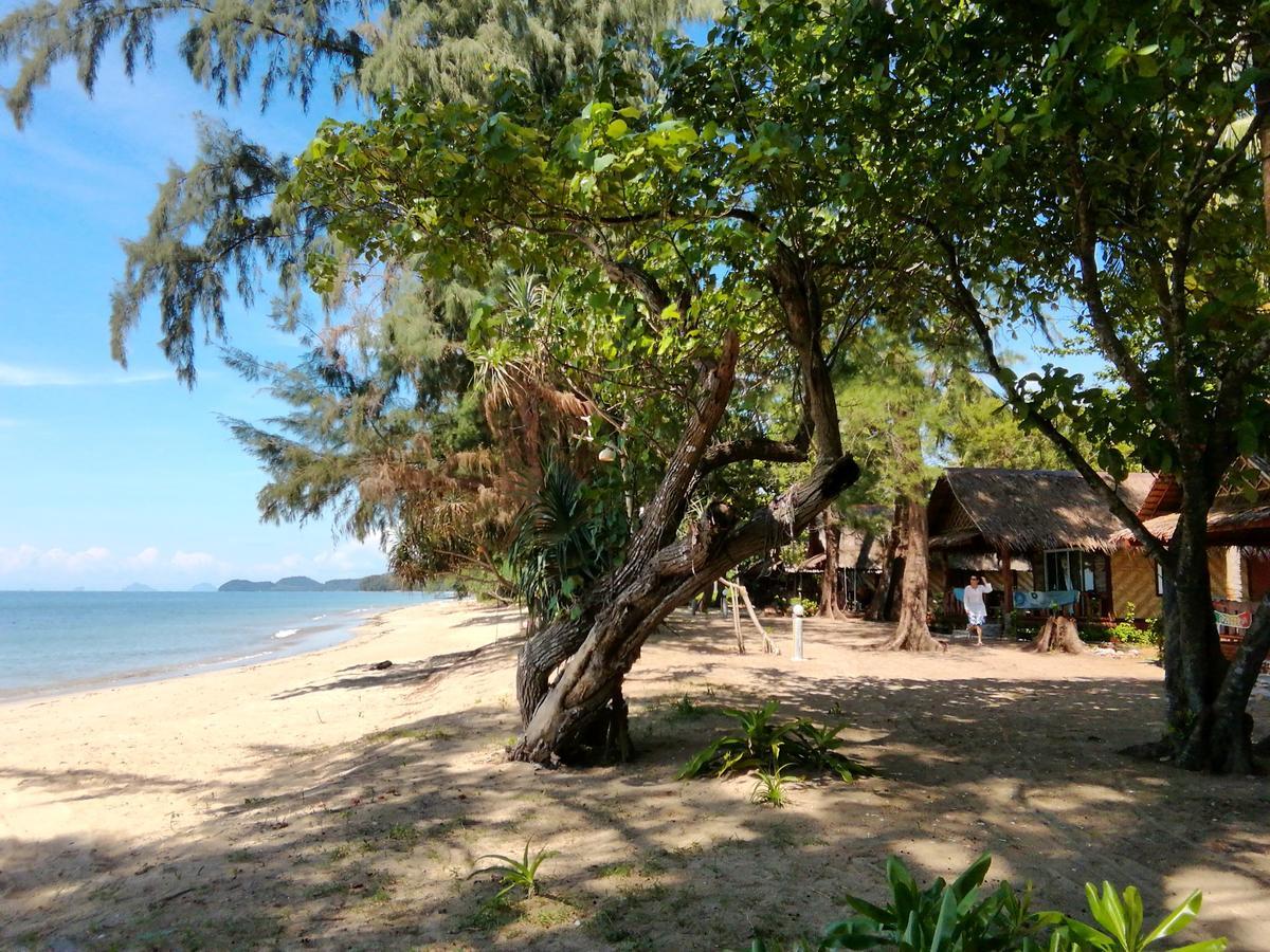 Kohjum Freedom Resort Koh Jum Eksteriør billede