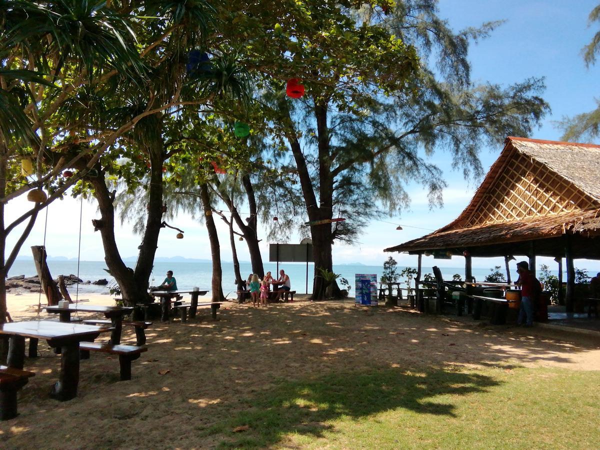 Kohjum Freedom Resort Koh Jum Eksteriør billede