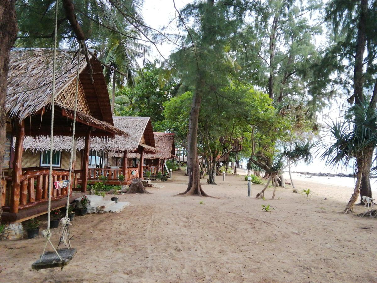 Kohjum Freedom Resort Koh Jum Eksteriør billede