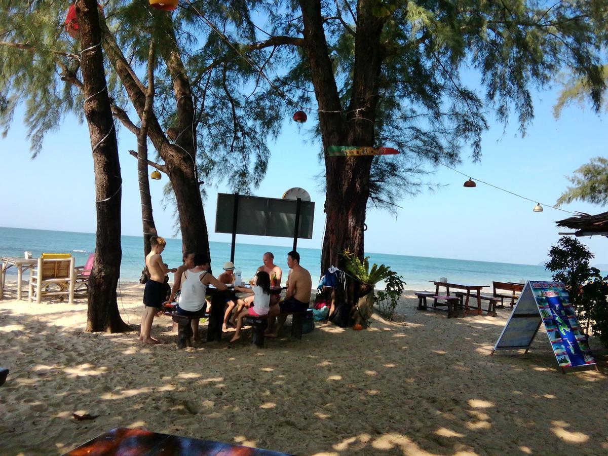 Kohjum Freedom Resort Koh Jum Eksteriør billede