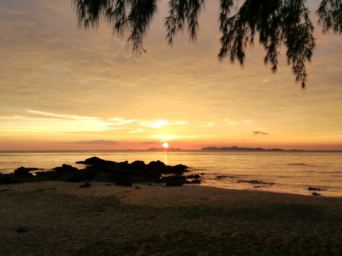 Kohjum Freedom Resort Koh Jum Eksteriør billede